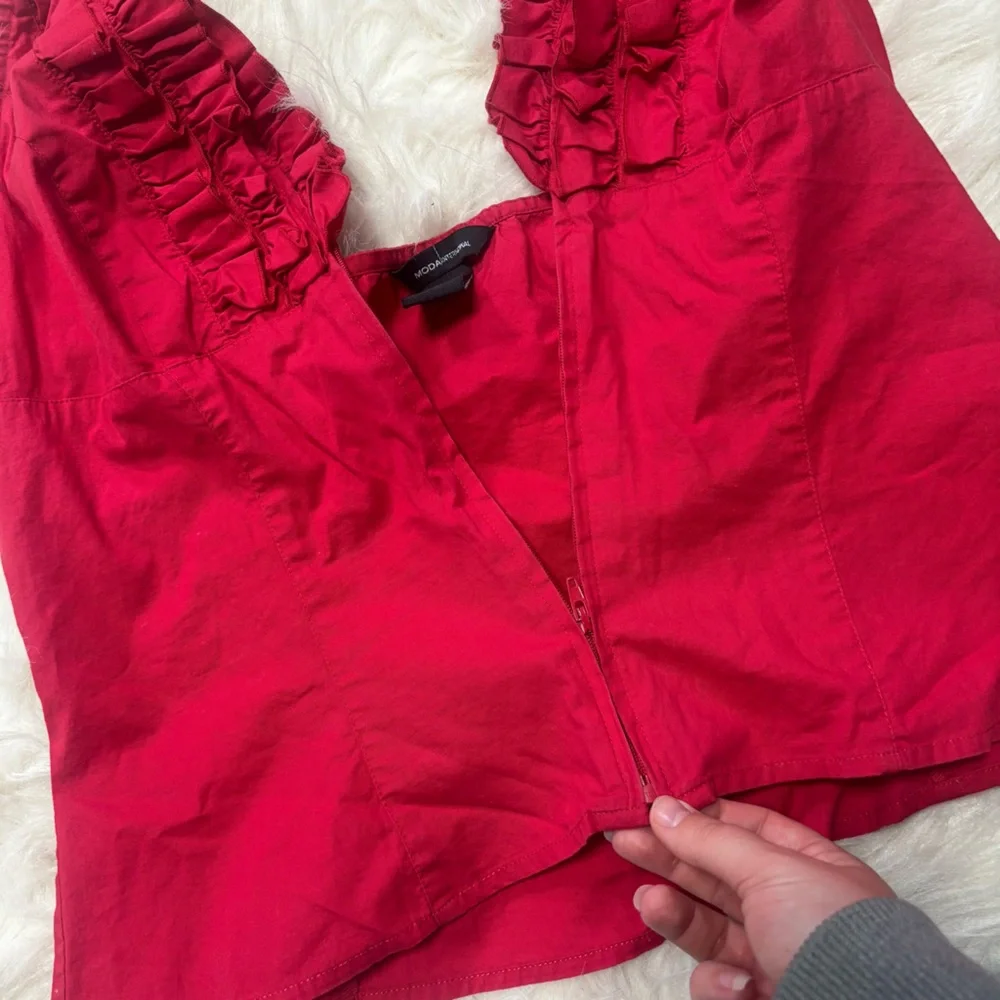 Moda International Y2K Pin-Up Vintage Red Ruffled Halter Zip Up Top size Medium
